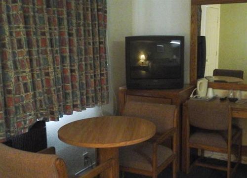 Roseburg Inn Bagian luar foto